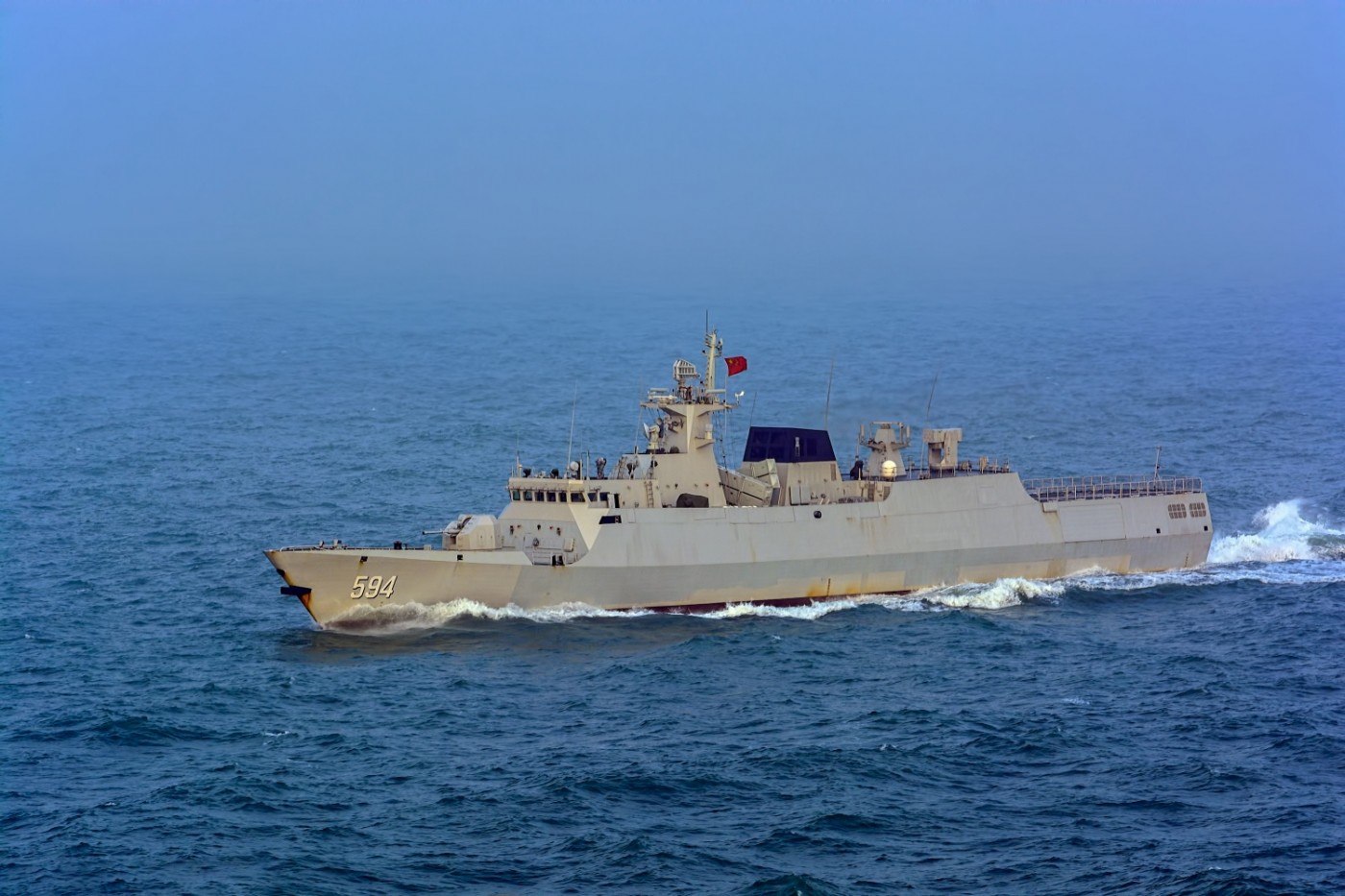 Demonstrație de forță. Navele de război ale Chinei au făcut ocolul Japoniei