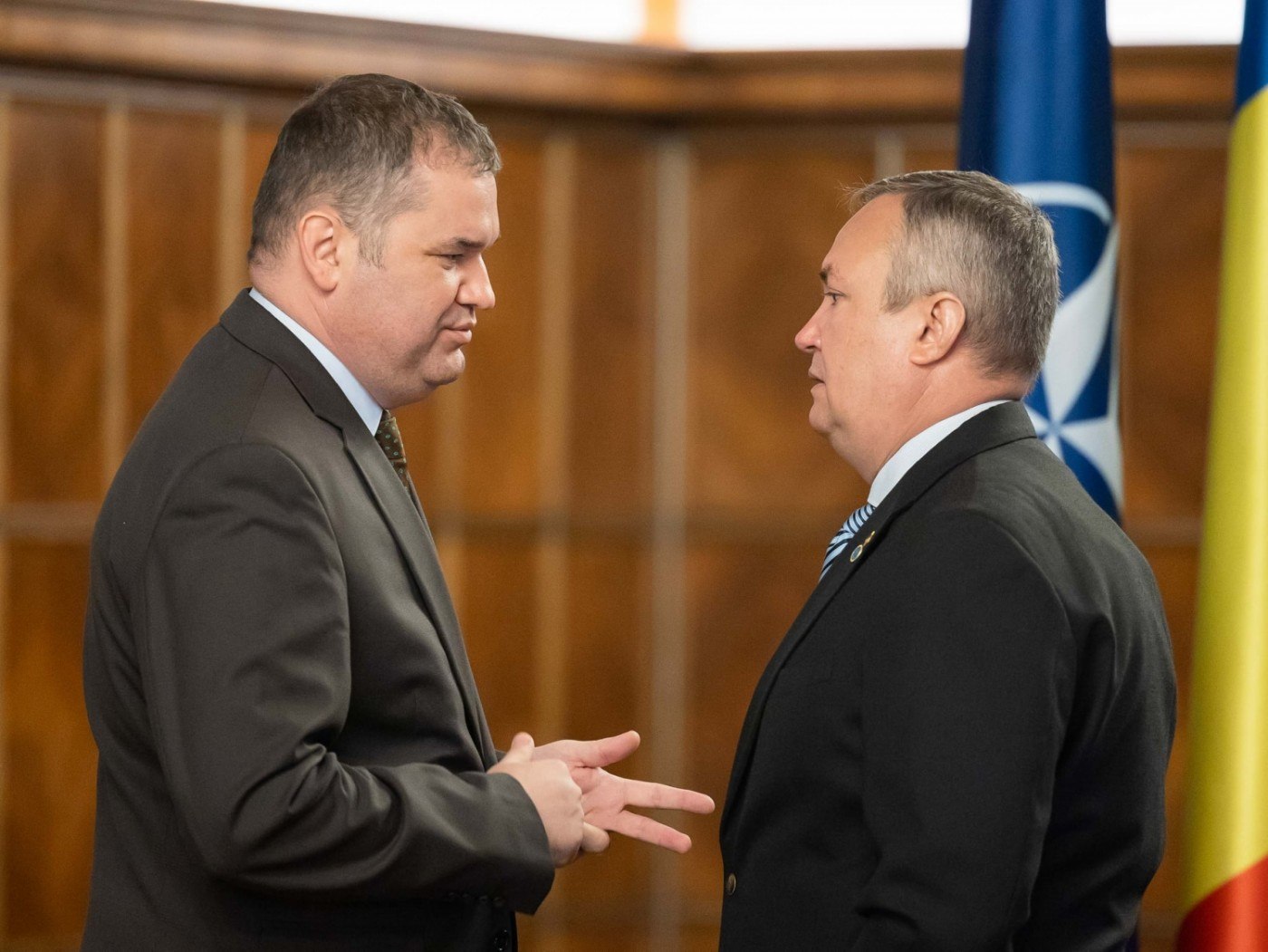 Rotativa vine cu reducerea numărului secretarilor de stat. Topul ministerelor după numărul de demnitari