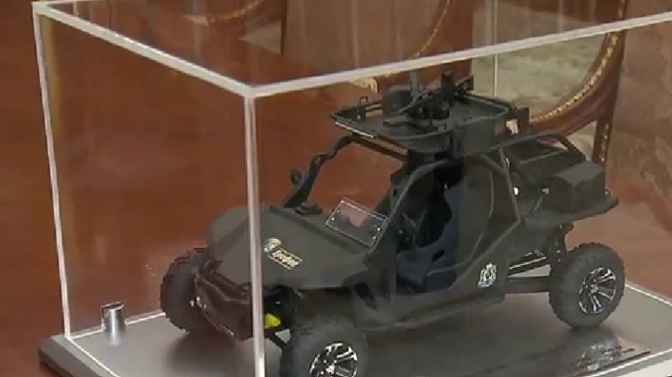 Cum a reacționat Putin când i-a fost prezentată o mașinuță de jucărie ca model al noului „vehicul tactic” al armatei ruse