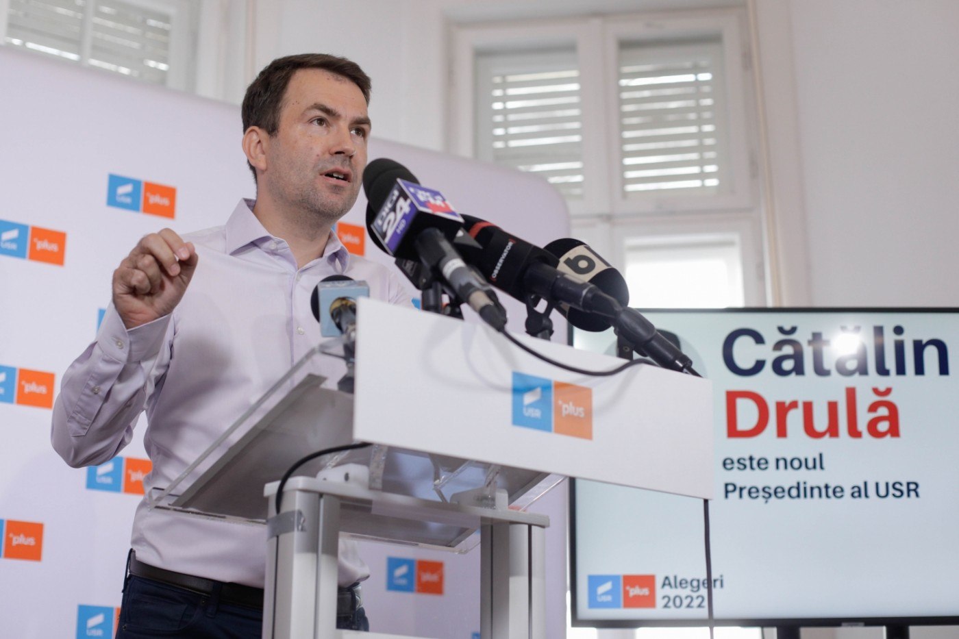 Reacția Opoziției la anunțul privind suspendarea negocierilor pentru cabinetul Ciolacu