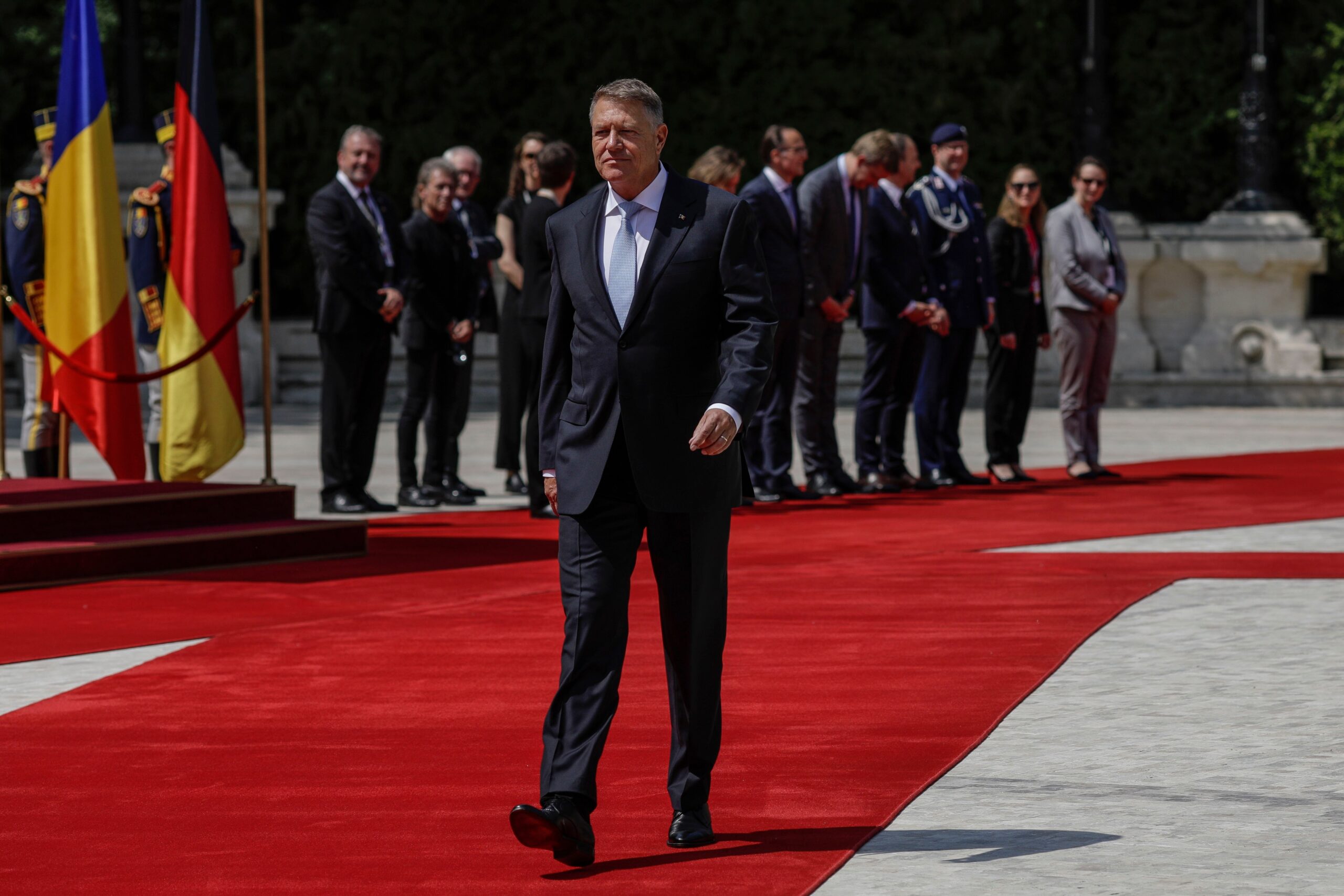 Iohannis cere Parlamentului să reexamineze legea pentru reglementarea pieței de energie şi gaze naturale