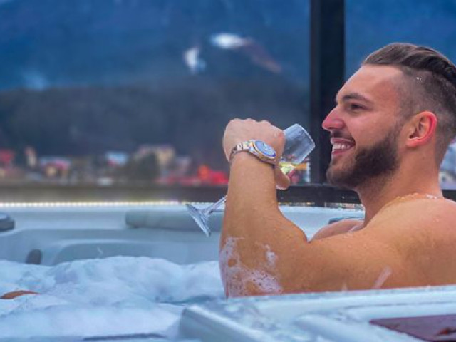 ”Sunt foarte mulți oameni atât de săraci, încât tot ce au sunt banii”