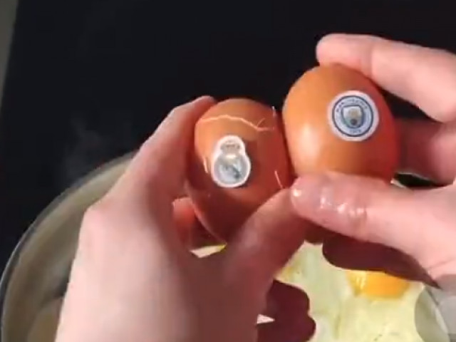 Duelul ouălor din UEFA Champions League! :) Cine a sfârșit în tigaie și cine câștigă trofeul