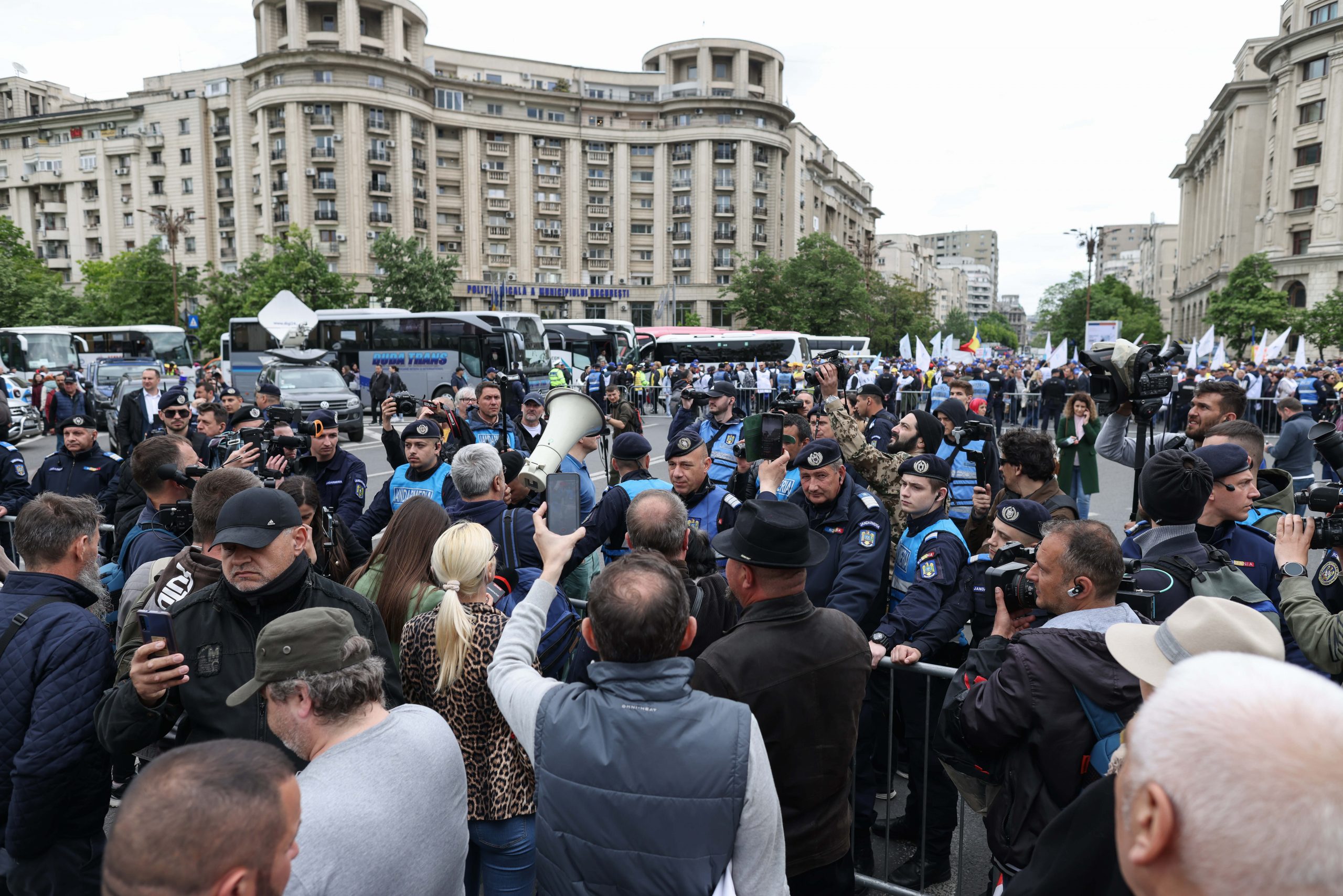 De ce protestează AUR pentru teme false? : Europa FM