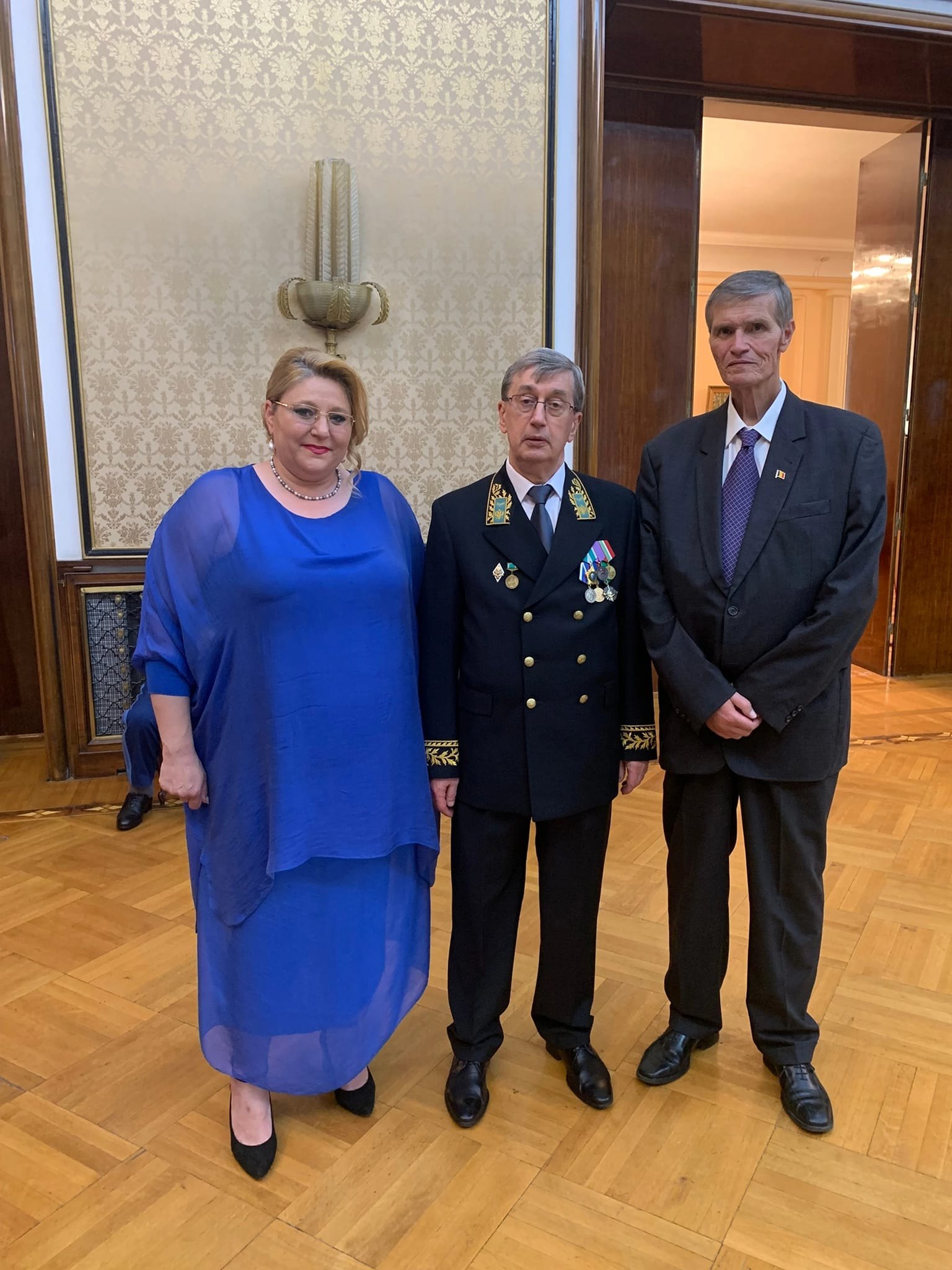 Diana Șoșoacă, o nouă vizită la Ambasada Rusiei. „Opriți războiul, vesticilor! Vrem pace!”