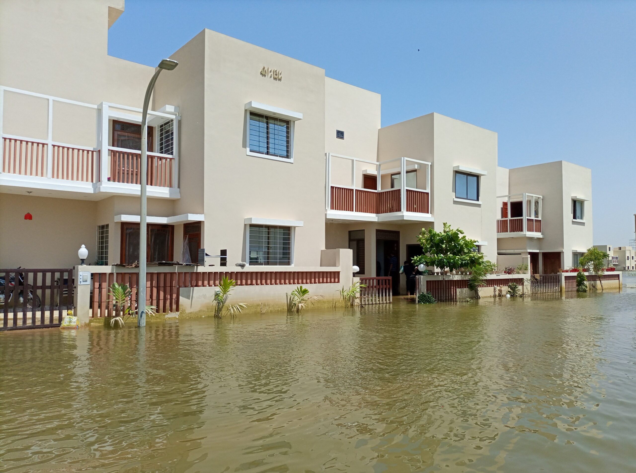 Cel puţin 11 morți și 14 răniți în Pakistan, în urma ploilor premusonice