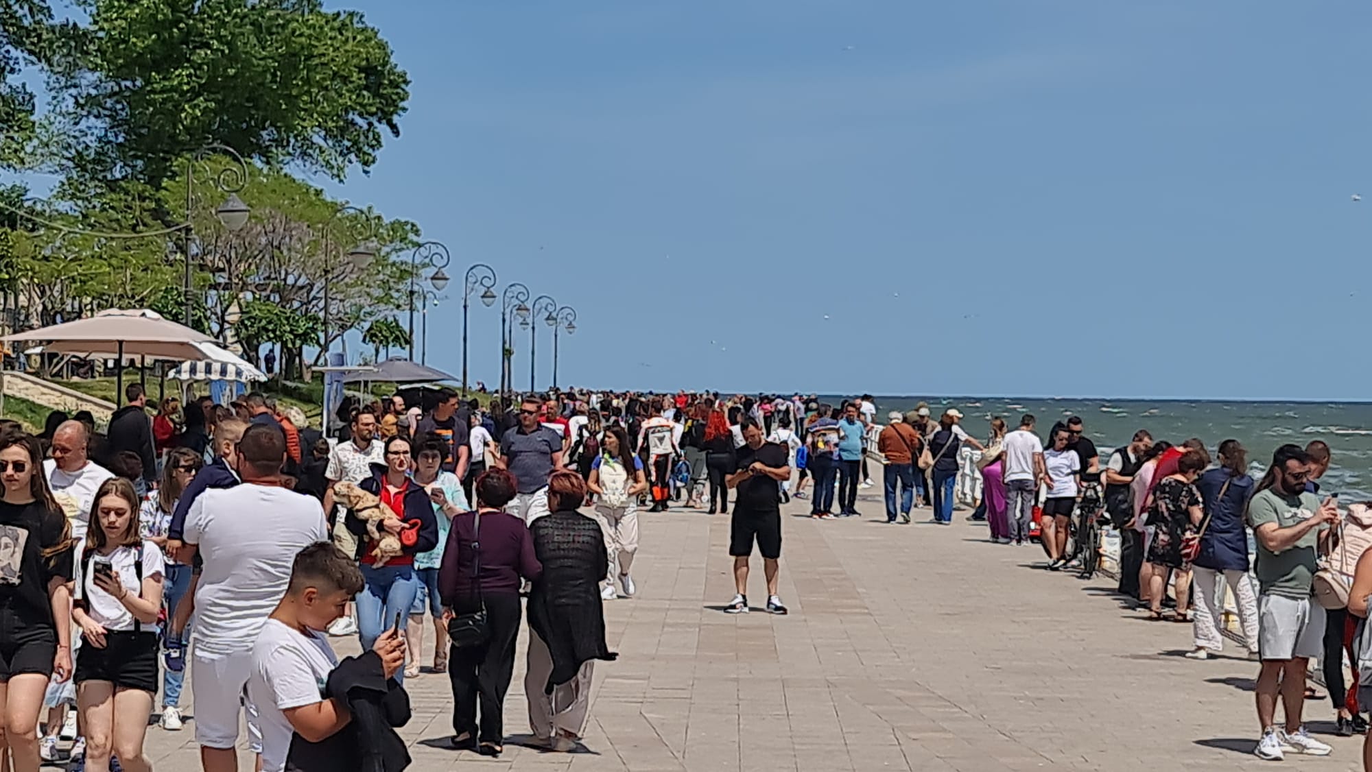 Peste 70.000 de turiști petrec minivacanța de Rusalii la mare : Europa FM