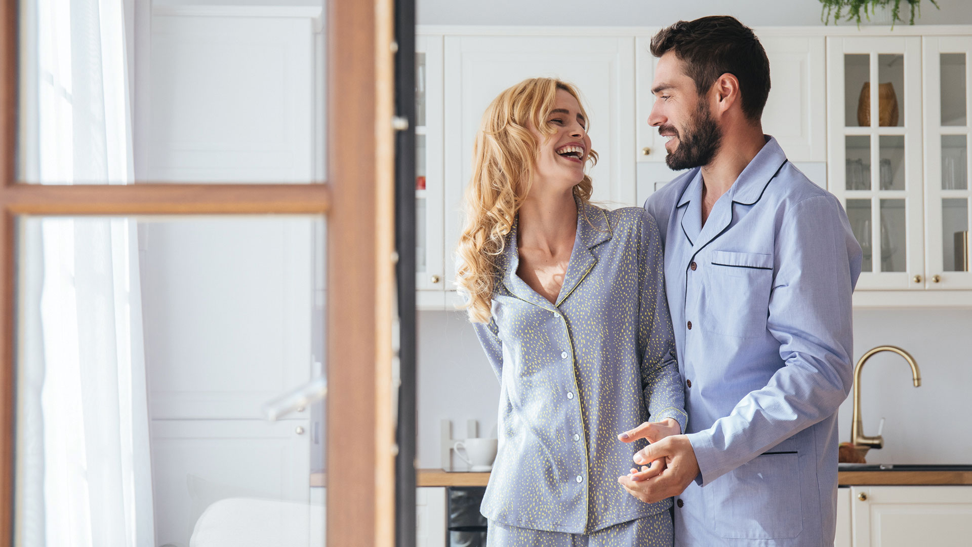 Studiu: Ce poartă românii când nu-i vede nimeni (P) : Europa FM