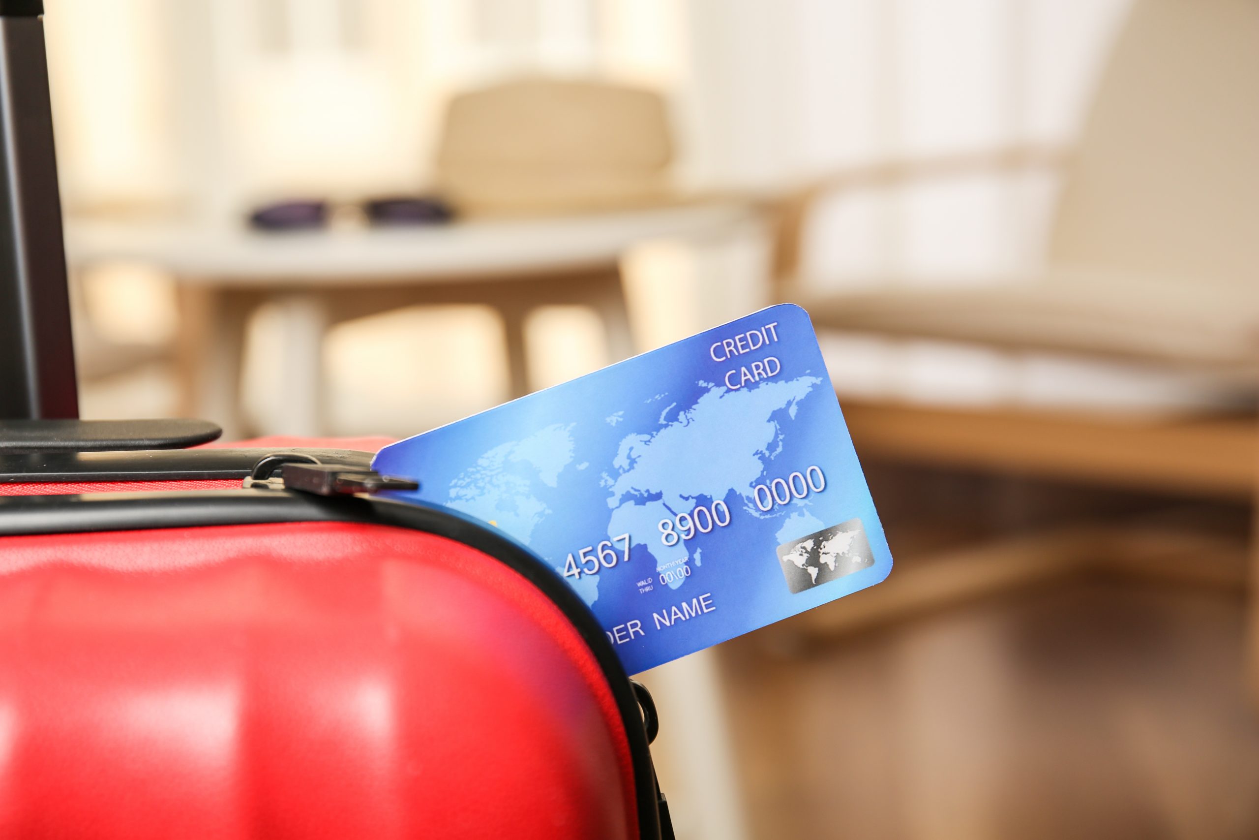 STUDIU. Ce sume vor să plătească românii în vacanțele de peste hotare și care este metoda de plată preferată