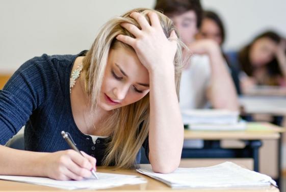 Evaluarea Națională 2023 | Absolvenții clasei a 8-a susțin prima probă: Limba Română : Europa FM