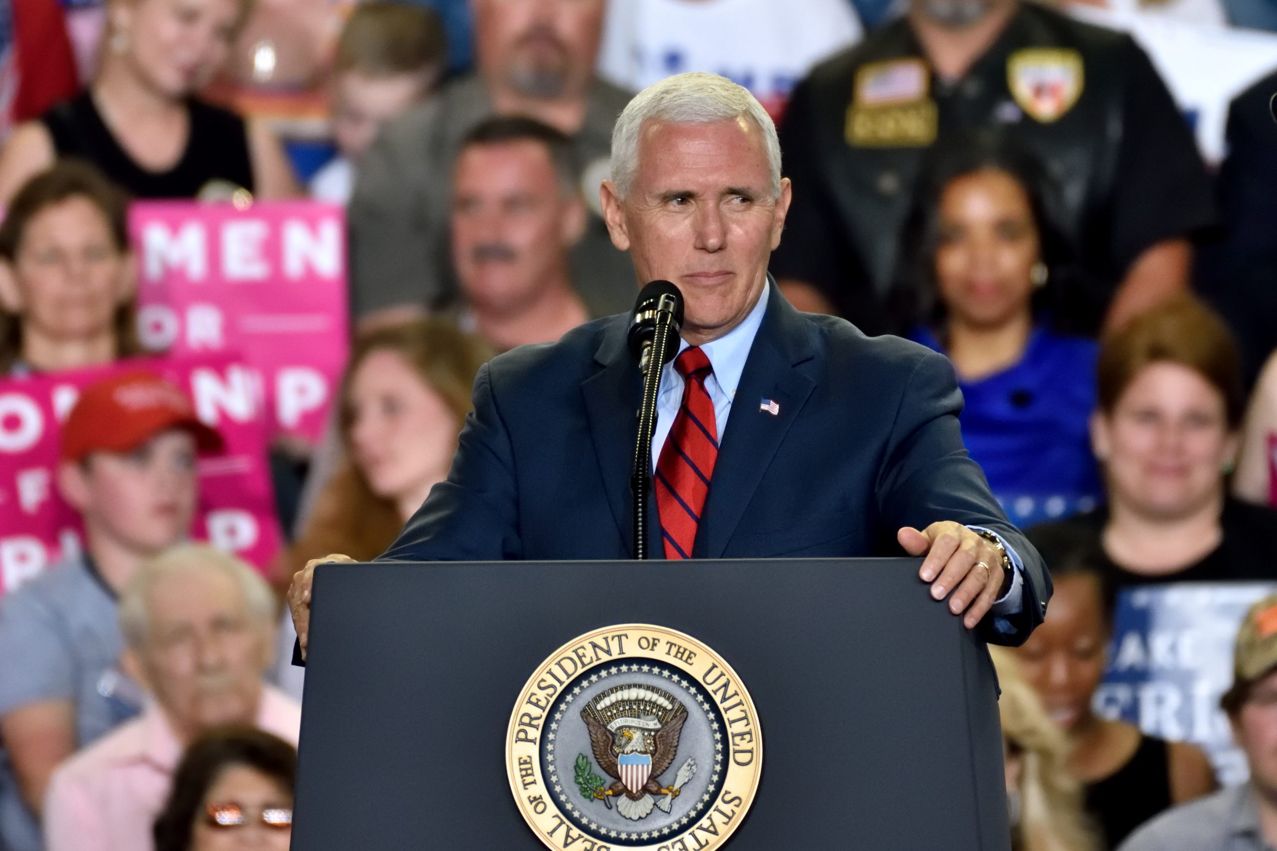 SUA: Mike Pence candidează la alegerile prezidențiale din 2024. „Vremurile diferite cer o conducere diferită”