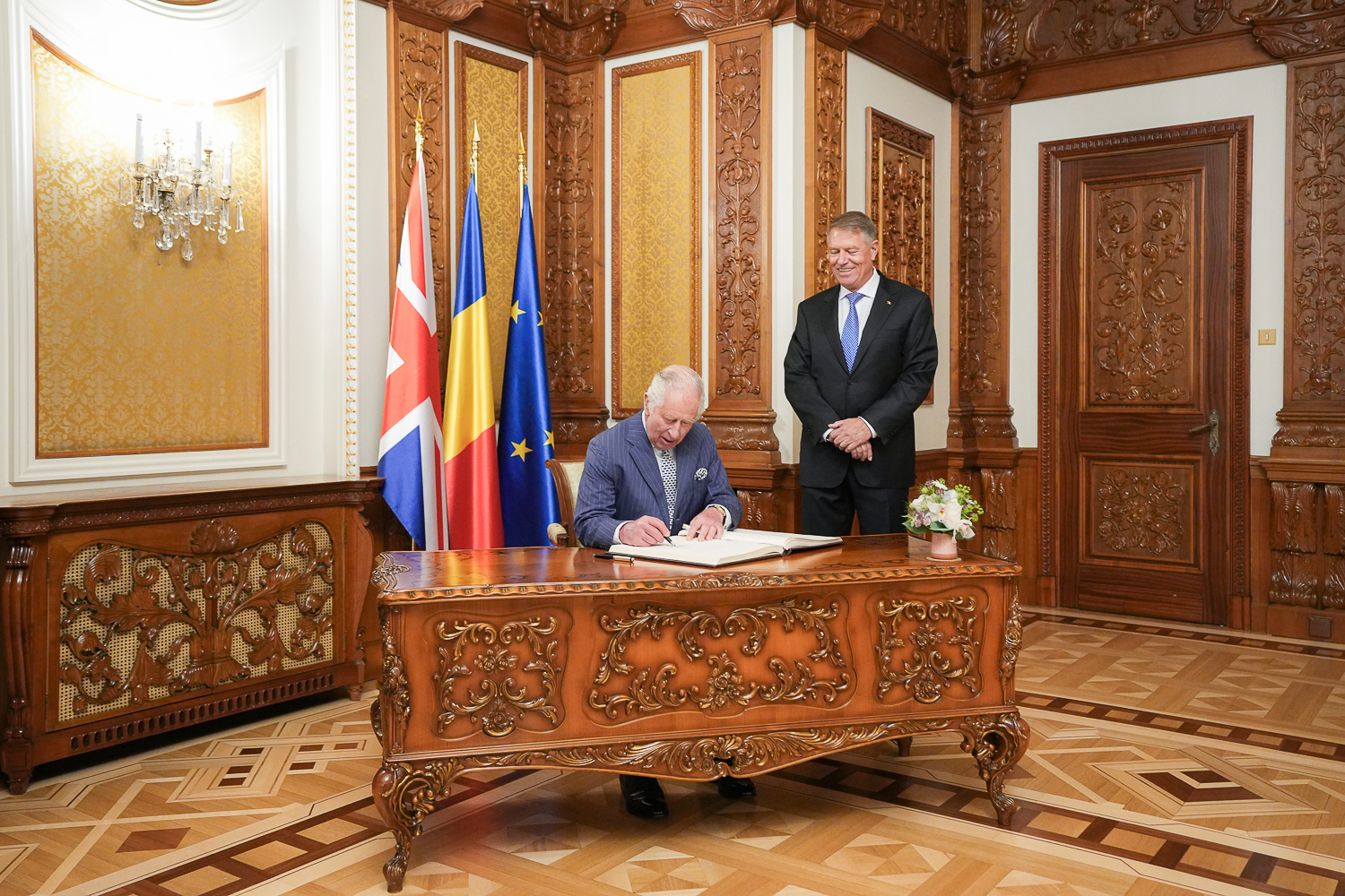 Regele Charles al III-lea în limba română: „Țară de glorii, țară de dor” : Europa FM