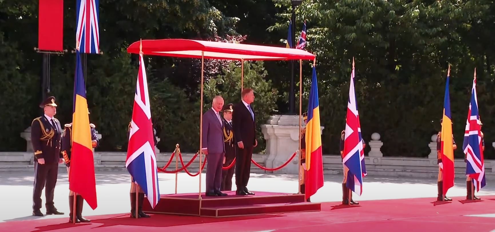 Regele Charles a ajuns în România. Este prima vizită oficială a unui monarh britanic în țara noastră. : Europa FM