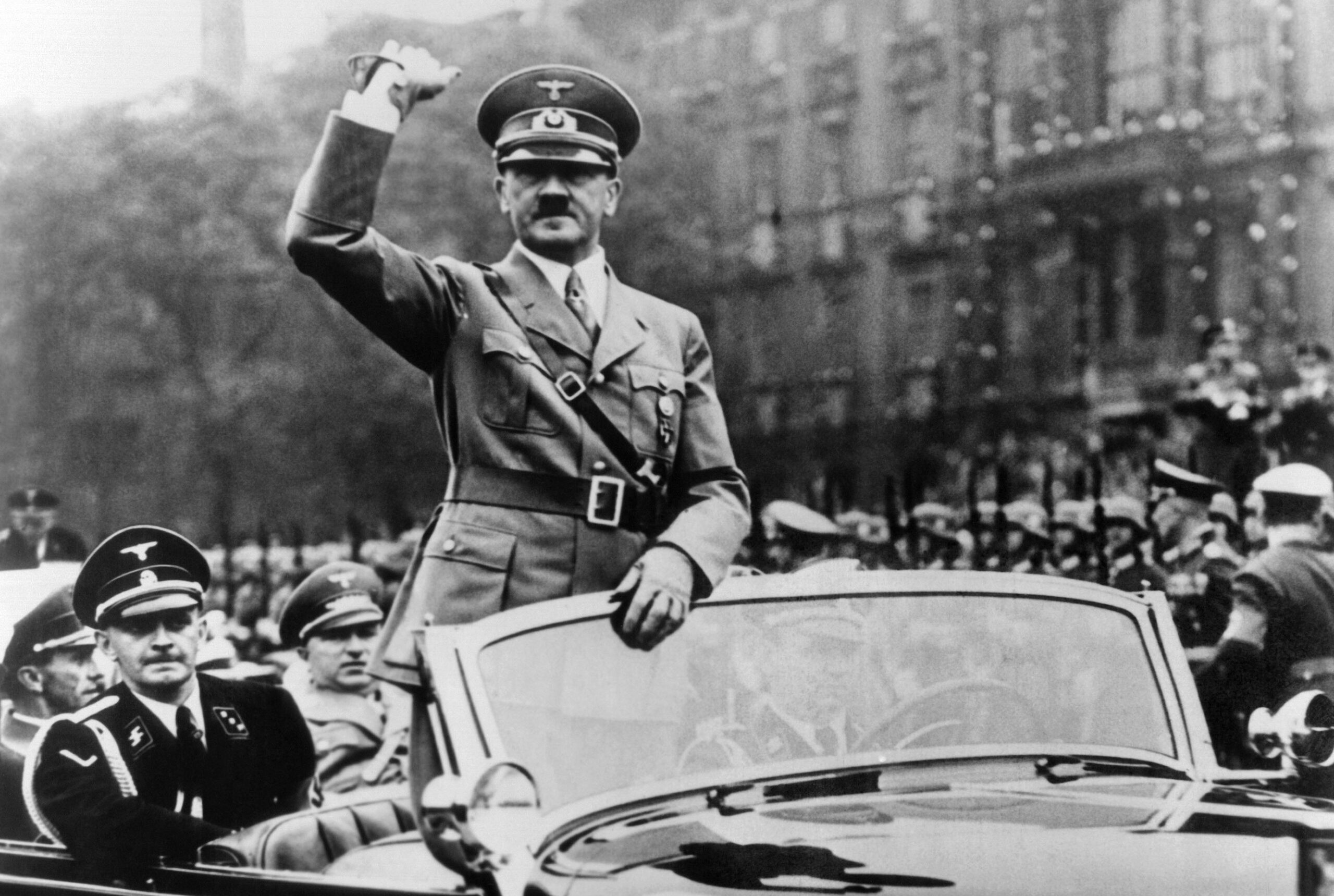 Ultima supraviețuitoare din buncărul lui Hitler a murit: „L-am amenințat că-l plesnesc, era atât de obraznic!”