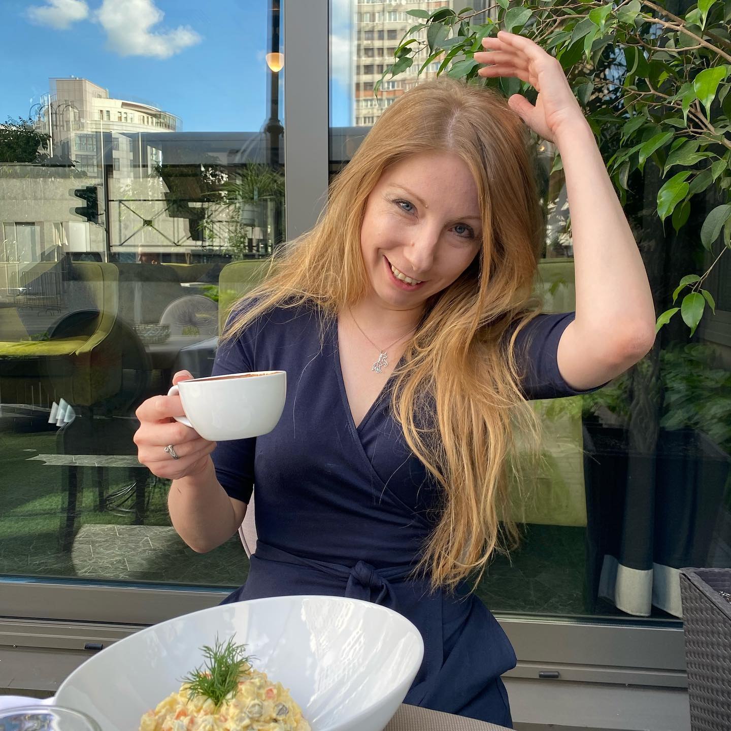 O scriitoare ucraineană a murit în urma rănilor suferite în atacul asupra unui restaurant din Kramatorsk