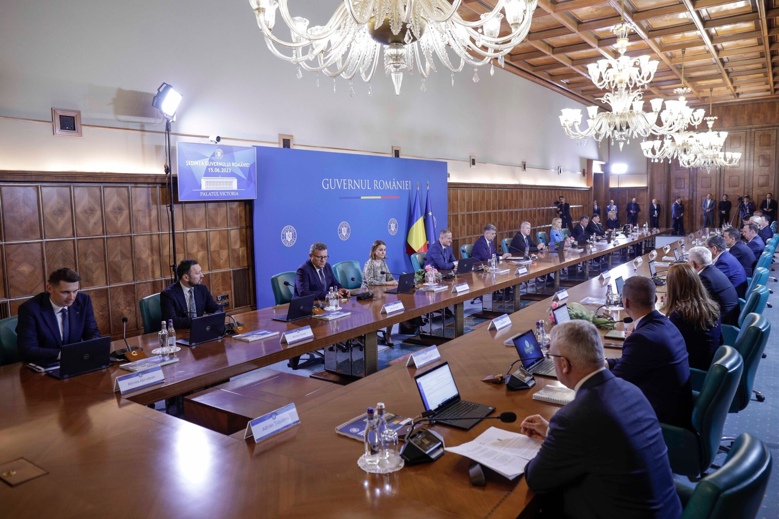 Mai multe măsuri fiscale, anunțate săptămâna viitoare de Guvern | SURSE