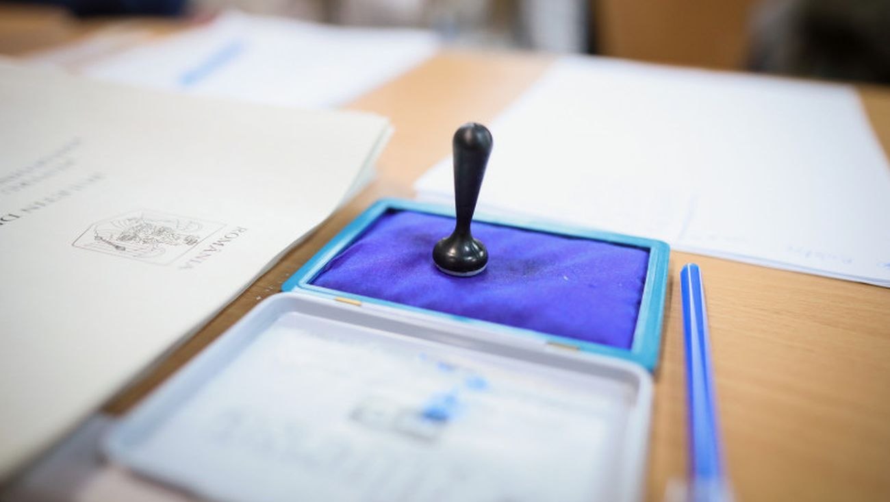 Legea care reduce turismul electoral, promulgată de Iohannis