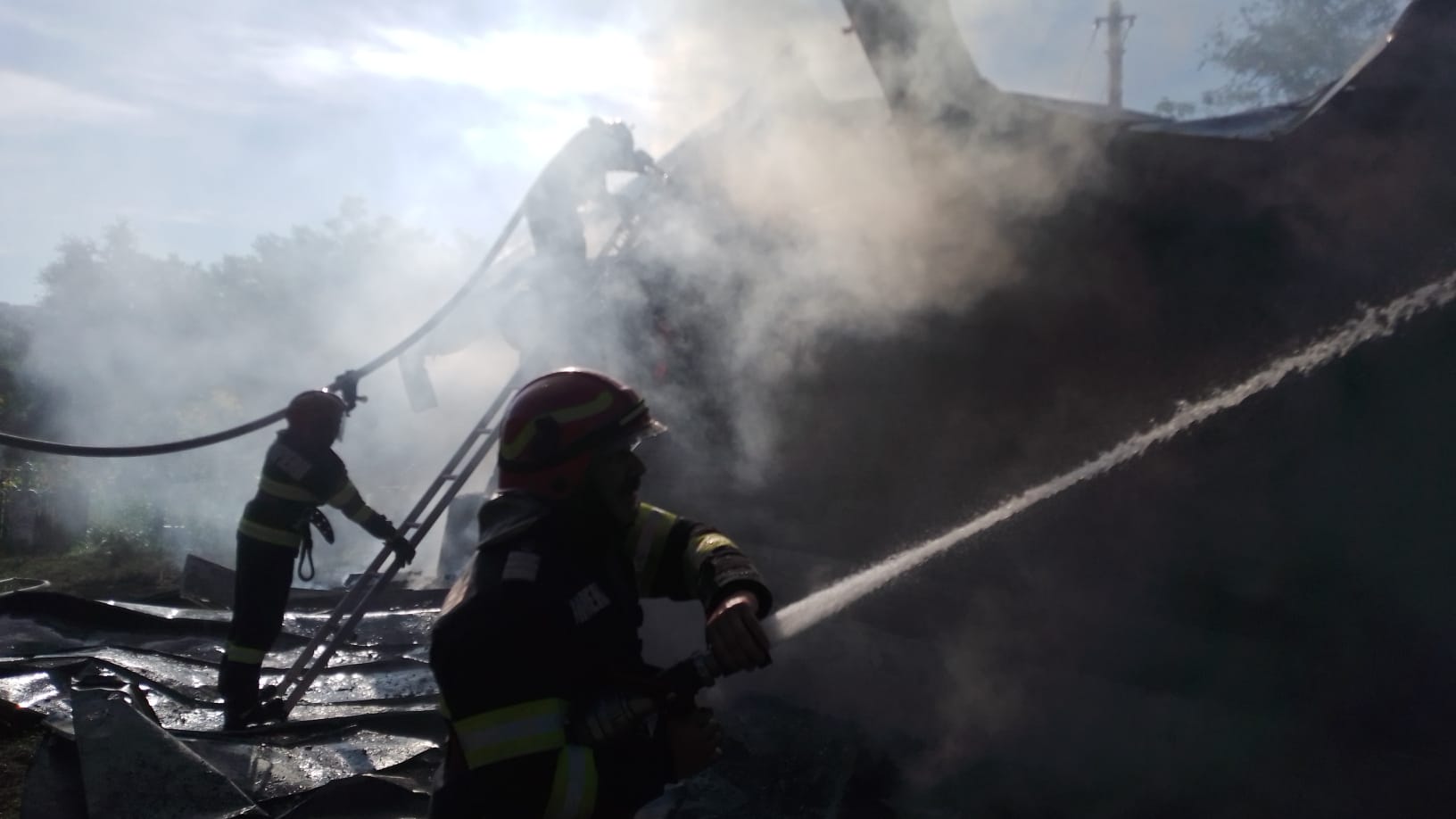 Incendiu în Vâlcea: a ars o biserică monument istoric din Stoilești : Europa FM