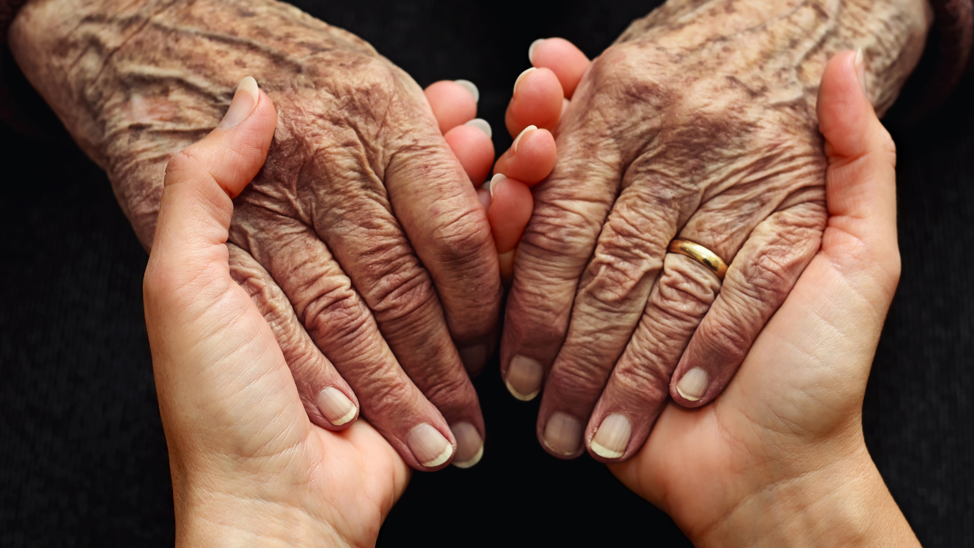 Gorj: Cămin de bătrâni privat cu 7 beneficiari, inchis și evacuat după ce s-a descoperit că funcționa ilegal