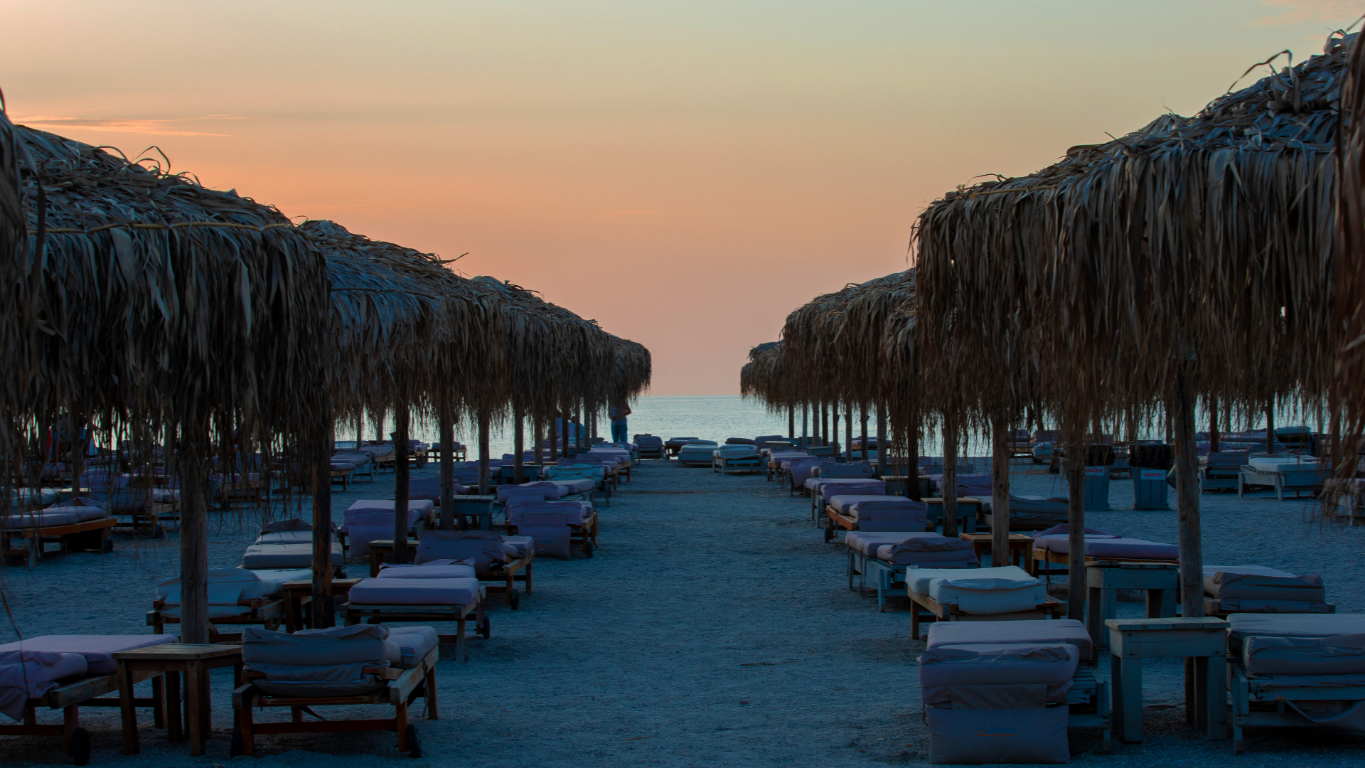 Zeci de inspectori de sănătate publică din toată țara vor face controale pe litoral. Neregulile vor fi sancționate dur