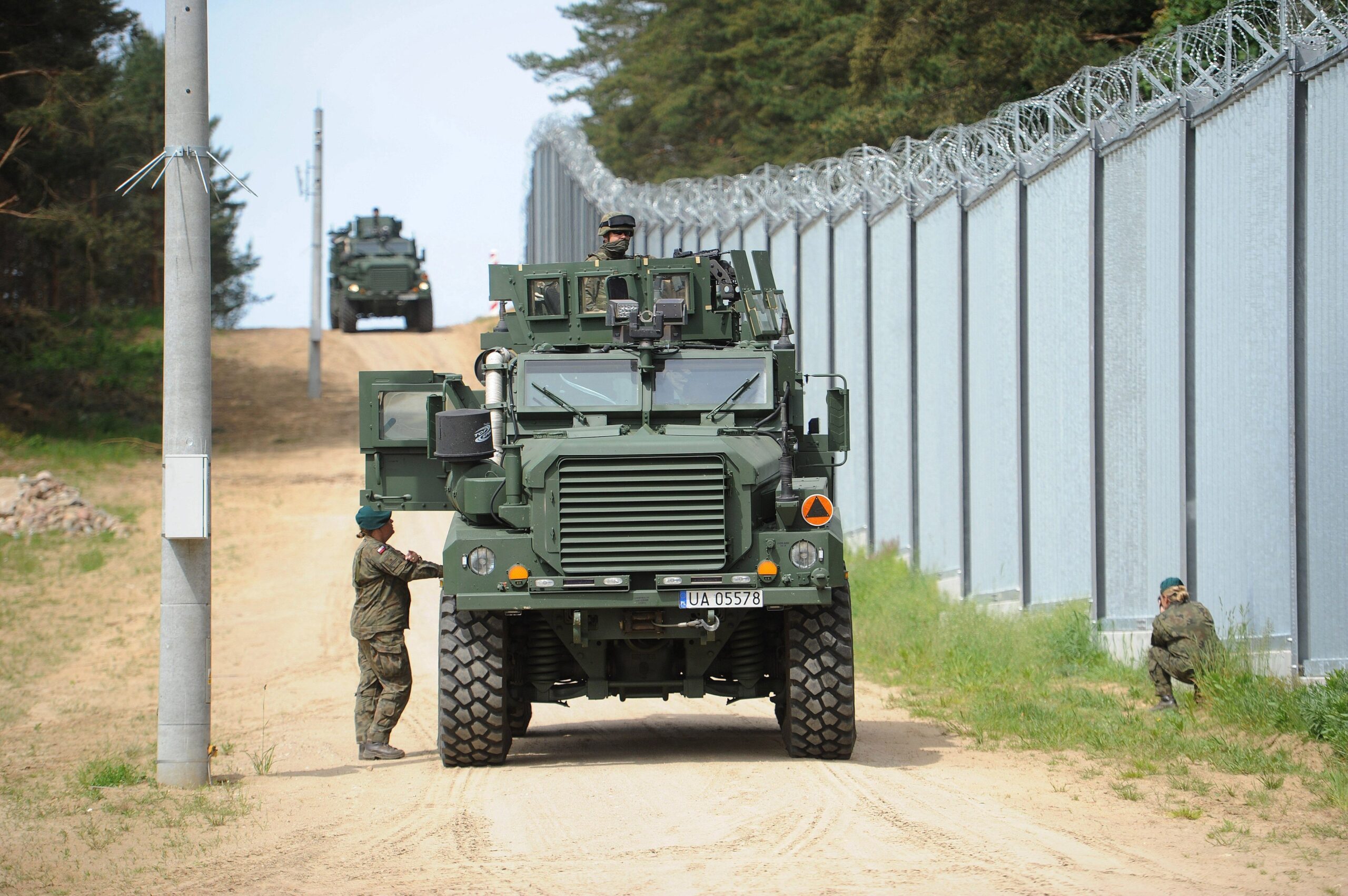 Apărarea flancului estic al NATO. Aliații pregătesc o zonă robotizată, fără trupe, la granița cu Rusia și Belarus