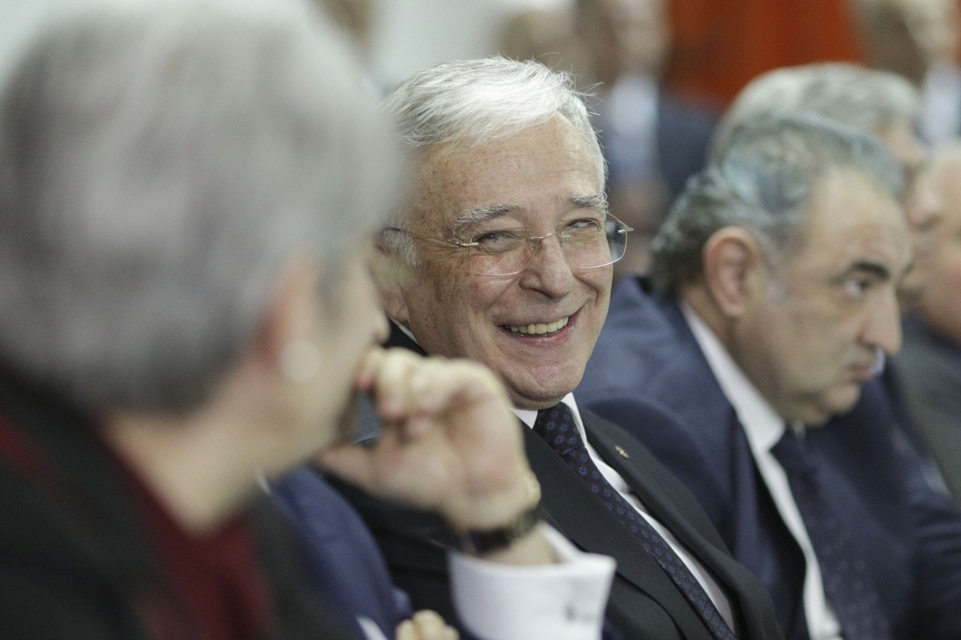 Aristocrația bugetară. Cine a scăpat de alegerea între salarii de nabab și pensii generoase