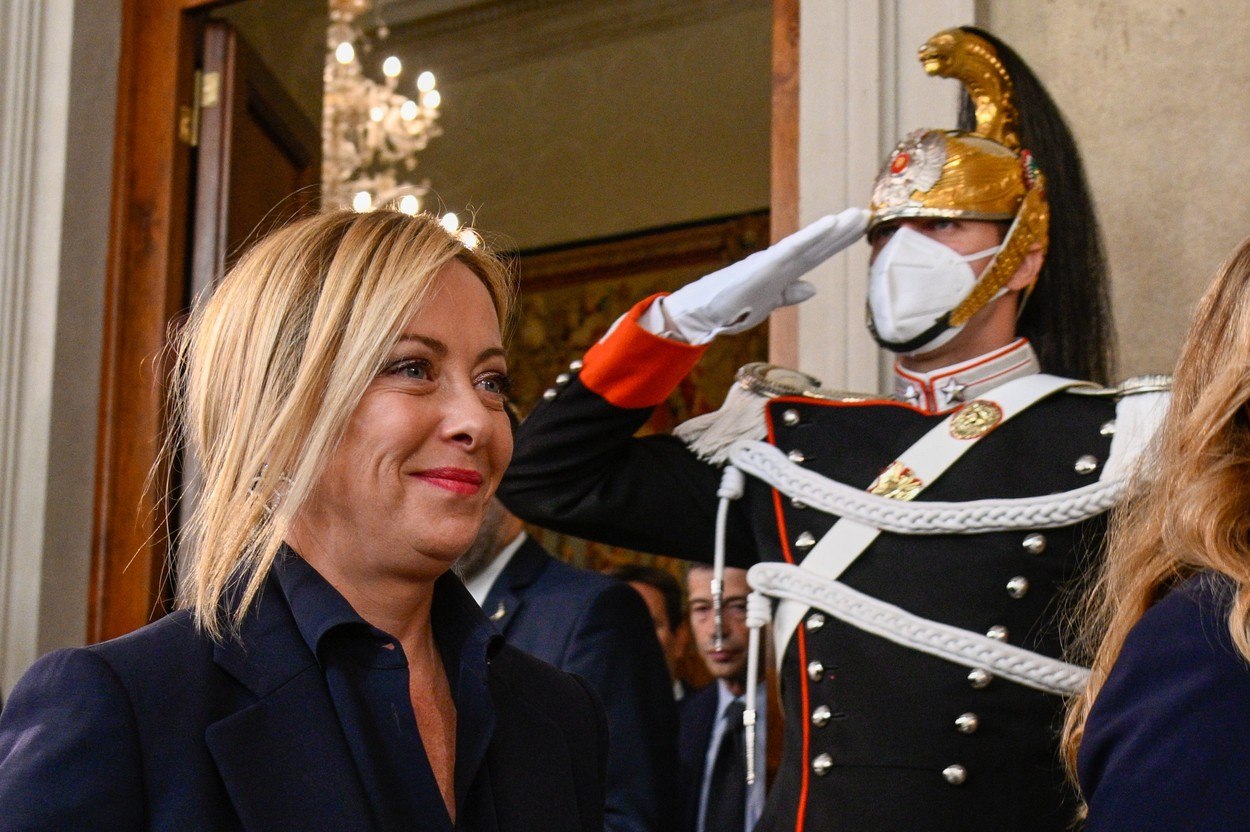 Cum a ajuns Ambasada Italiei din Albania să achite nota de plată a unor turiști. Georgia Meloni: „Plătiți nota acestor idioți” VIDEO