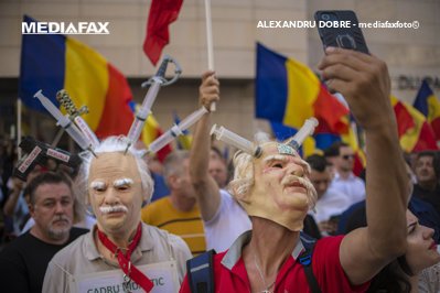 Cei care sunt în fața Ministerului Sănătății nu își doresc să avem copii sănătoși