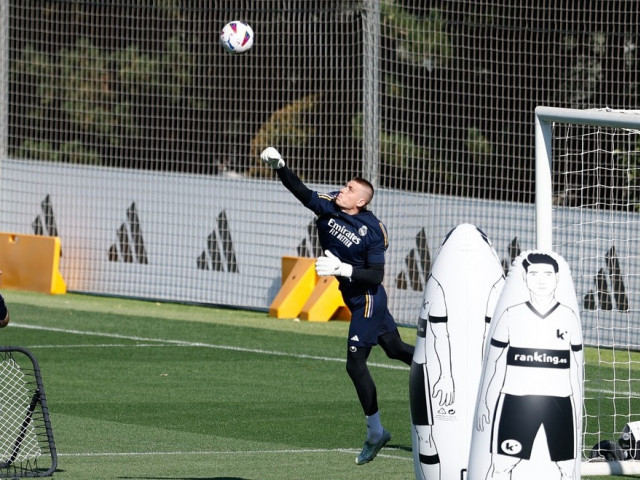 cei trei portari aflați în lot pentru primul meci al sezonului, după accidentarea lui Courtois