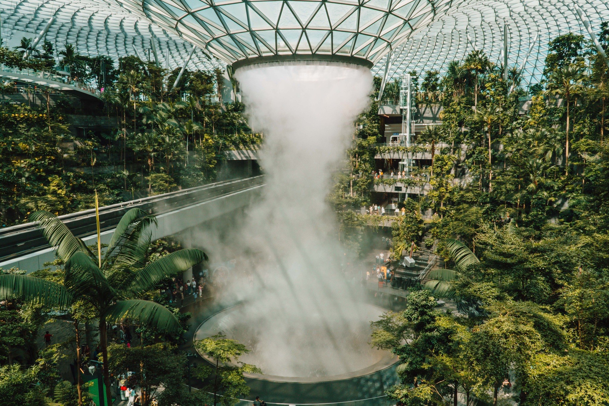 Aeroportul în care nu vei mai avea nevoie de pașaport. Tehnologie biometrică și recunoaștere facială VIDEO