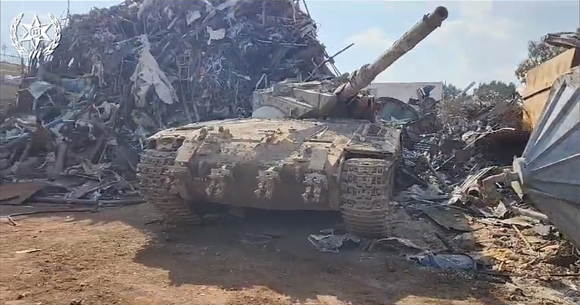 Tanc al armatei, de la o bază militară din Israel, găsit într-un depozit de deșeuri. De ce a fost furat