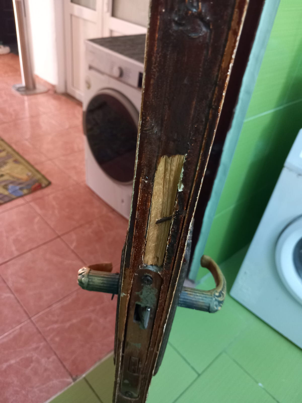 Giurgiu: 13 centre de copii și tineri, închise temporar din cauza condițiilor improprii. Inspectorii ANPC au găsit mizerie și igrasie : Europa FM