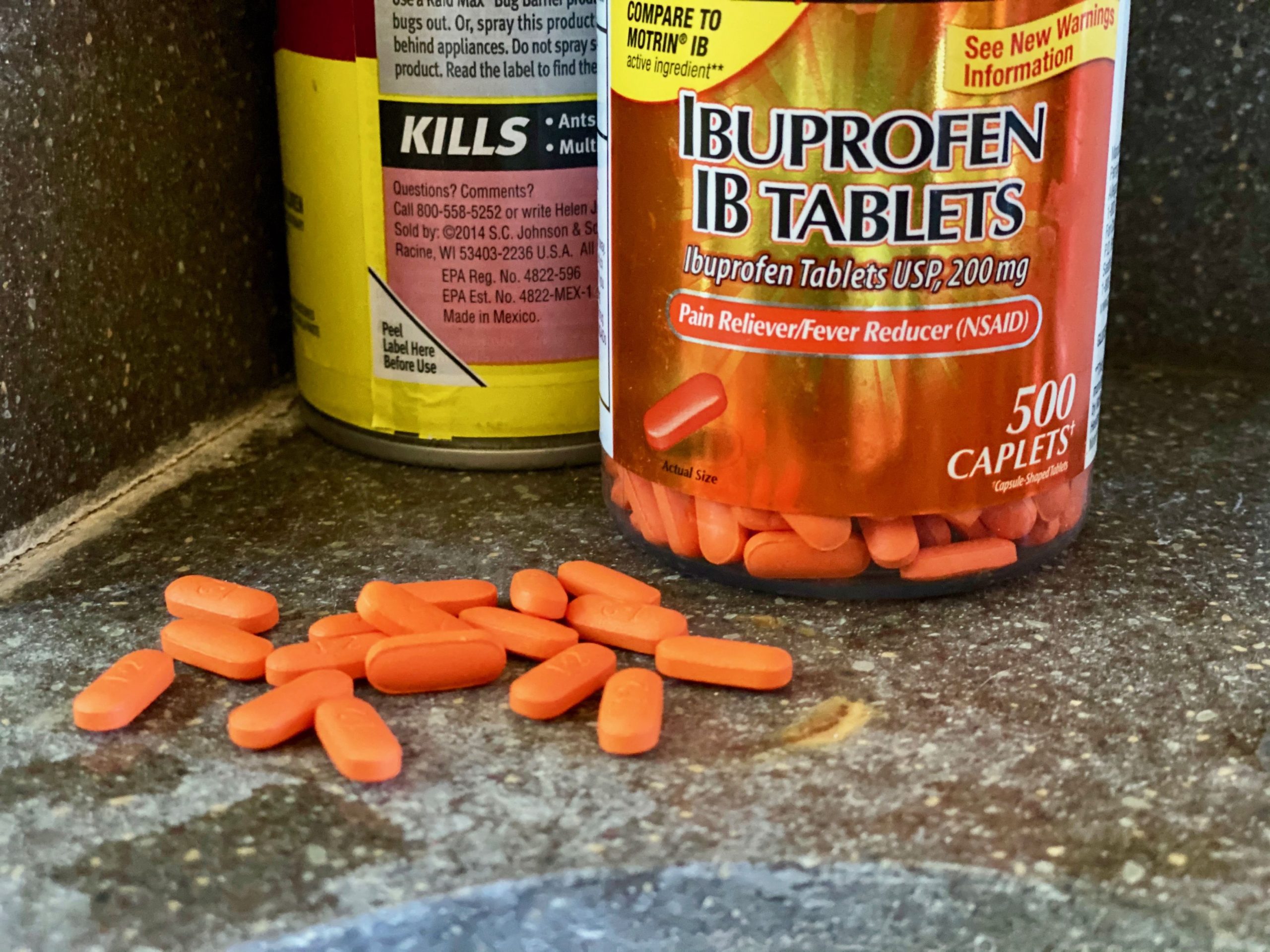 Analgezicele cresc riscul cheagurilor de sânge la menstruație