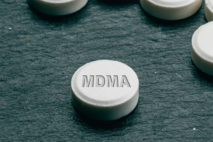Cercetătorii demonstrează că MDMA ameliorează simptomele PTSD. Compania va cere aprobarea SUA pentru comercializarea medicamentului