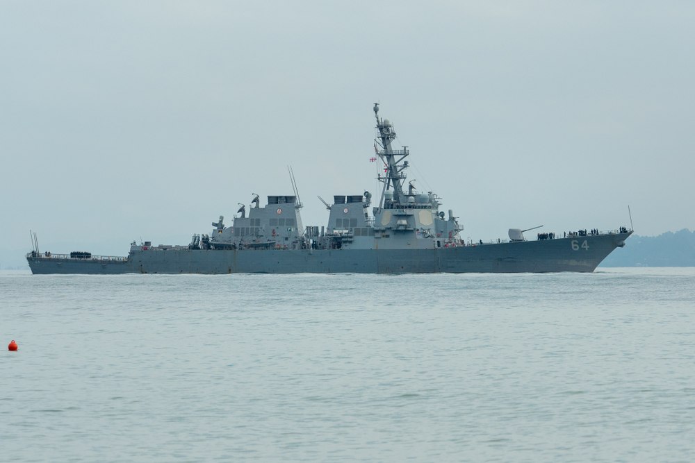 Distrugătorul american USS Carney a doborât mai multe rachete în Marea Roșie, „posibil” îndreptate spre Israel