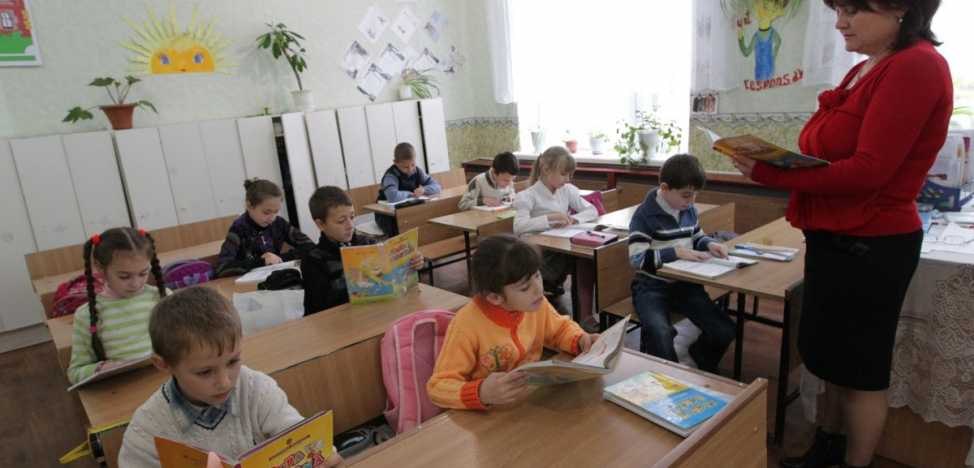 Viceprim-ministrul Moldovei a calificat inacceptabilă furnizarea de manuale rusești către Transnistria