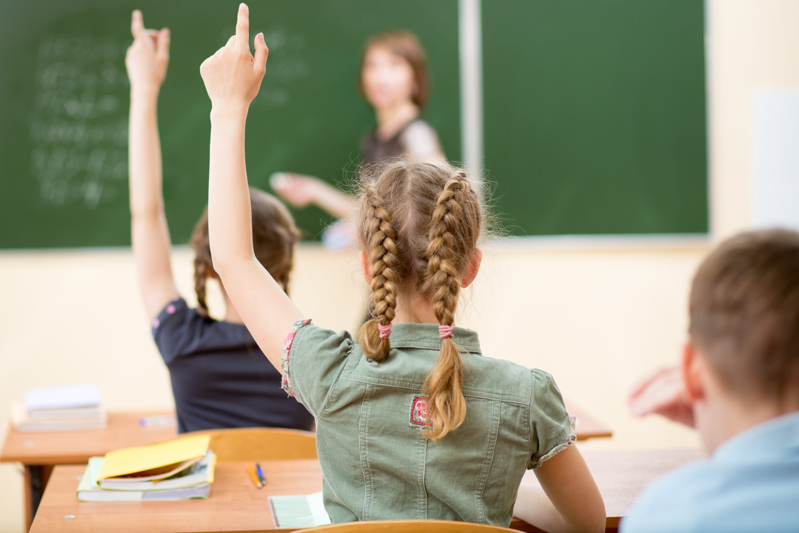 O profesoară din Focșani este finalistă într-o competiție internațională ce include cei mai buni 50 de profesori din lume : Europa FM