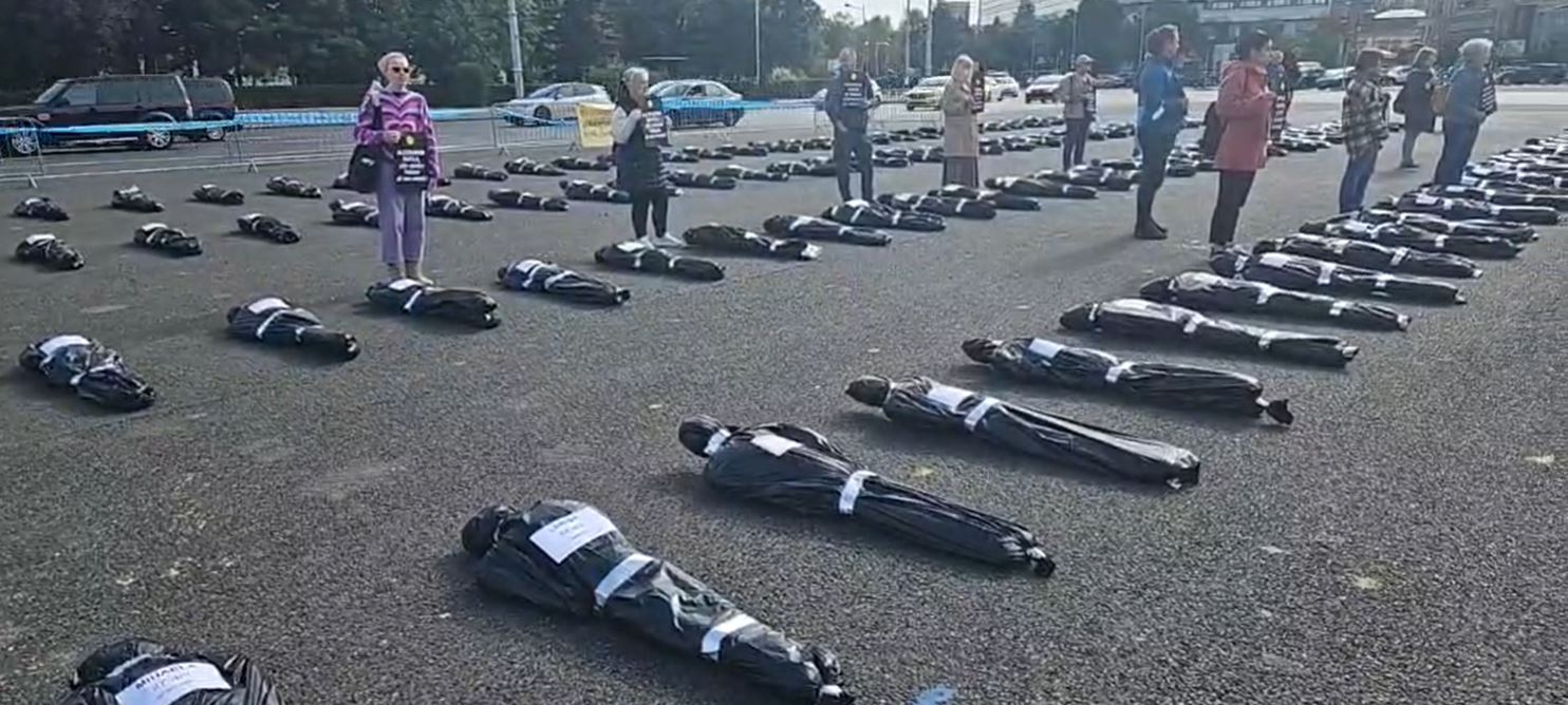Bolnavii de cancer și familiile acestora protestează în fața Guvernului