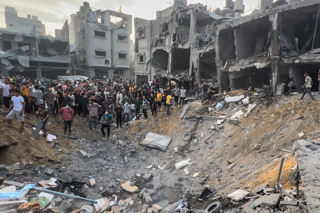 LIVE TEXT | Stare de război în Israel. ONU spune că bombardamentele asupra taberei de la Jabaliya „ar putea fi crime de război”. Cetăţenii străini şi palestinienii care necesită tratament au primit acordul să părăsească Gaza