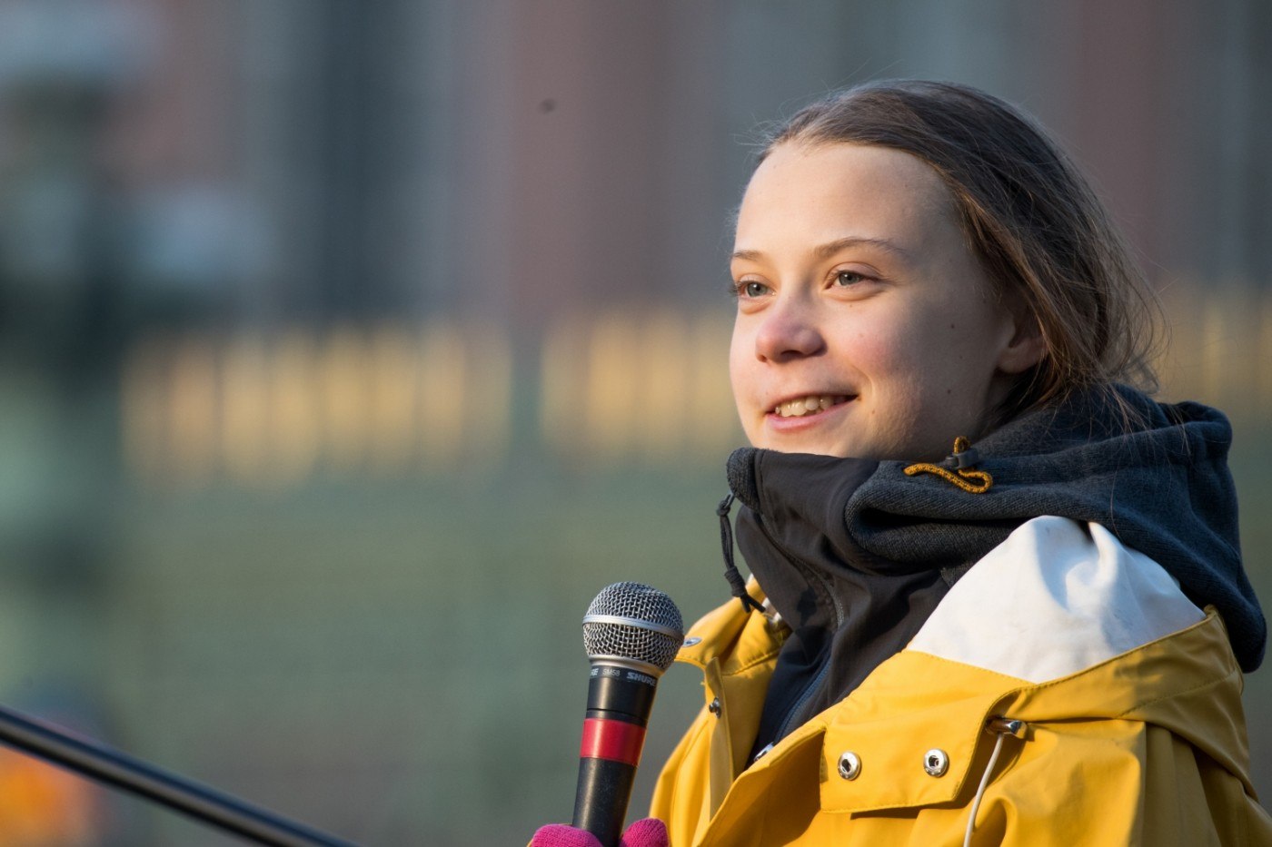 Un bărbat i-a smuls microfonul activistei Greta Thunberg și a taxat-o pentru mesajele pro-palestiniene VIDEO
