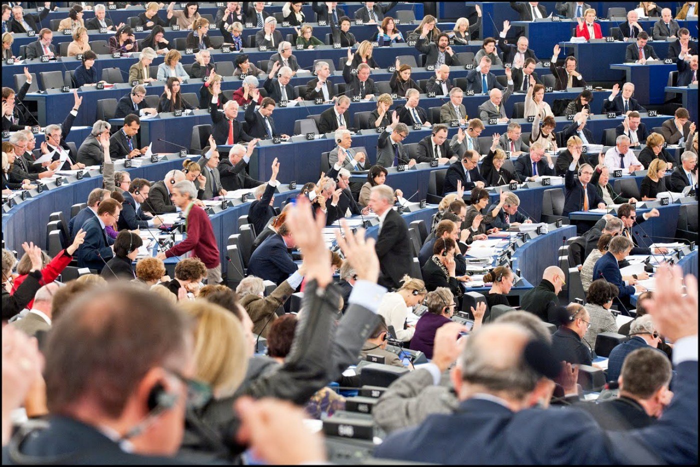 Cum explică eurodeputații Puterii opoziția față de revizuirea tratatelor UE, în varianta discutată în PE
