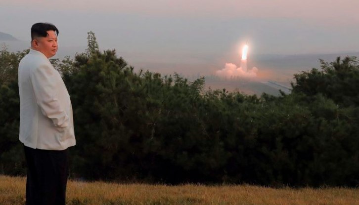 Kim Jong Un sărbătorește „puterea spațială” după lansarea satelitului de spionaj