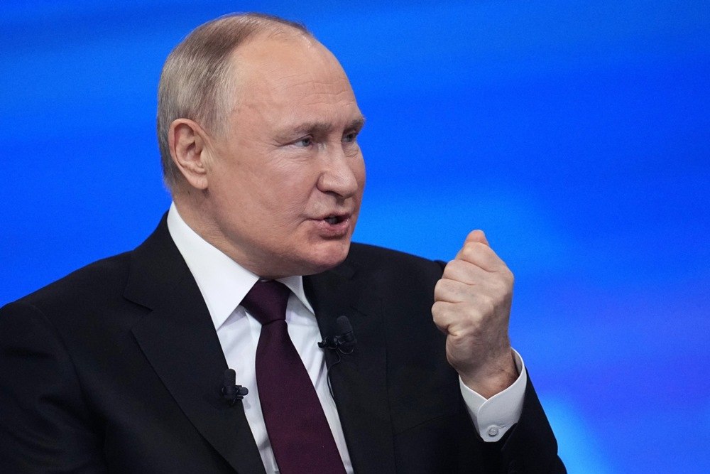 Putin, contestat de polonezi după interviul cu Tucker Carlson: „Un mincinos și terorist internațional care nu ne va adormi vigilența”