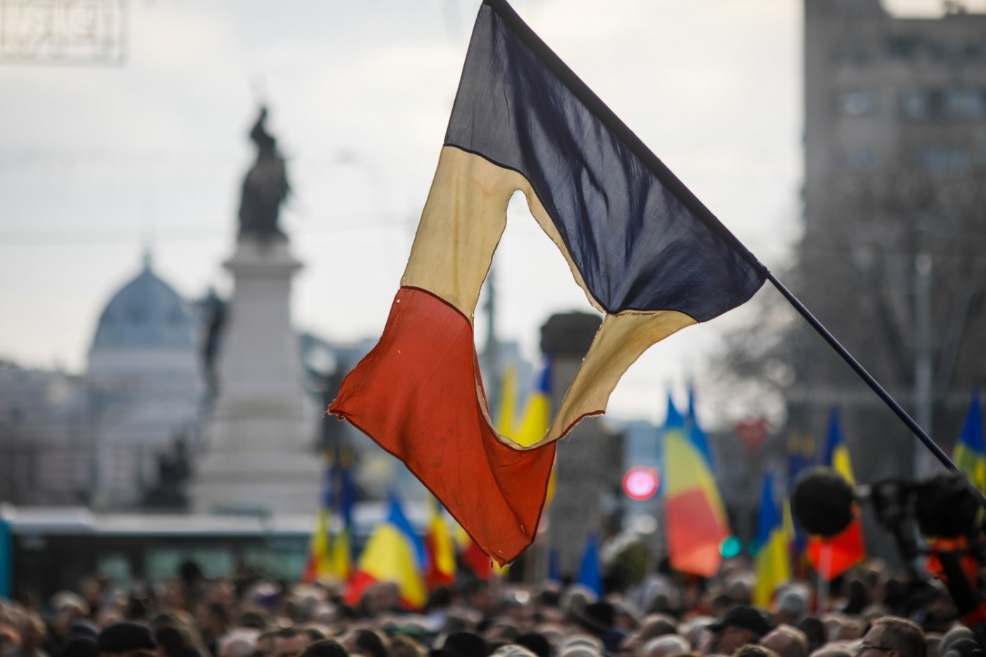 Gorghiu: Dosarul Revoluţiei ar fi trebuit să se soluţioneze în primul deceniu