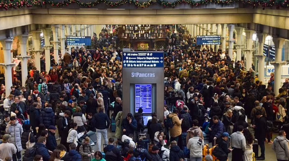 Haos la Londra după ce trenurile Eurostar au fost anulate din cauza inundării unor tuneluri VIDEO