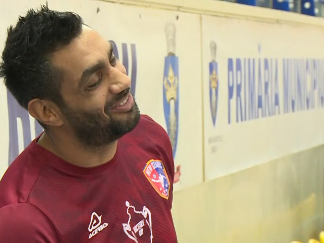 Nicoliță, omul care a decis duelul ”UEFAntastic” dintre Steaua și Rapid, din 2006, a îmbrăcat tricoul vișiniu la 38 de ani