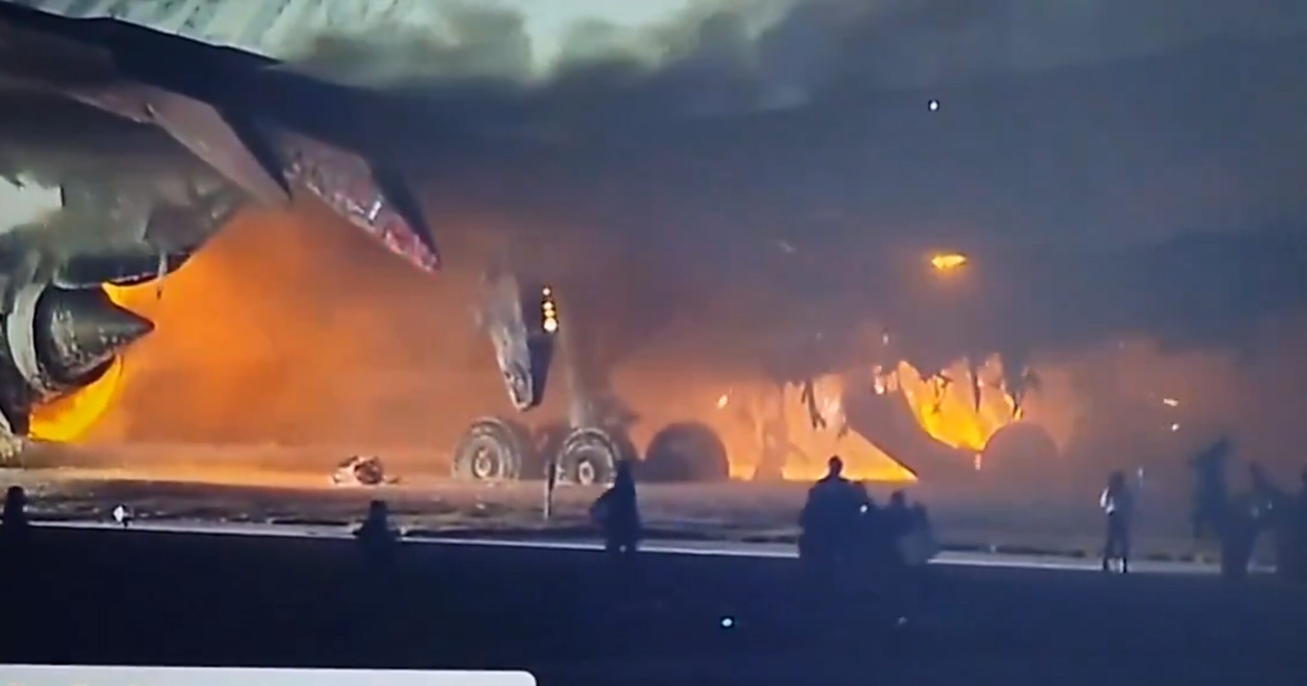 Minunea de la Haneda. Cum a fost posibilă evacuarea exemplară a avionului care a luat foc în Tokio: calmul de neclintit al japonezilor