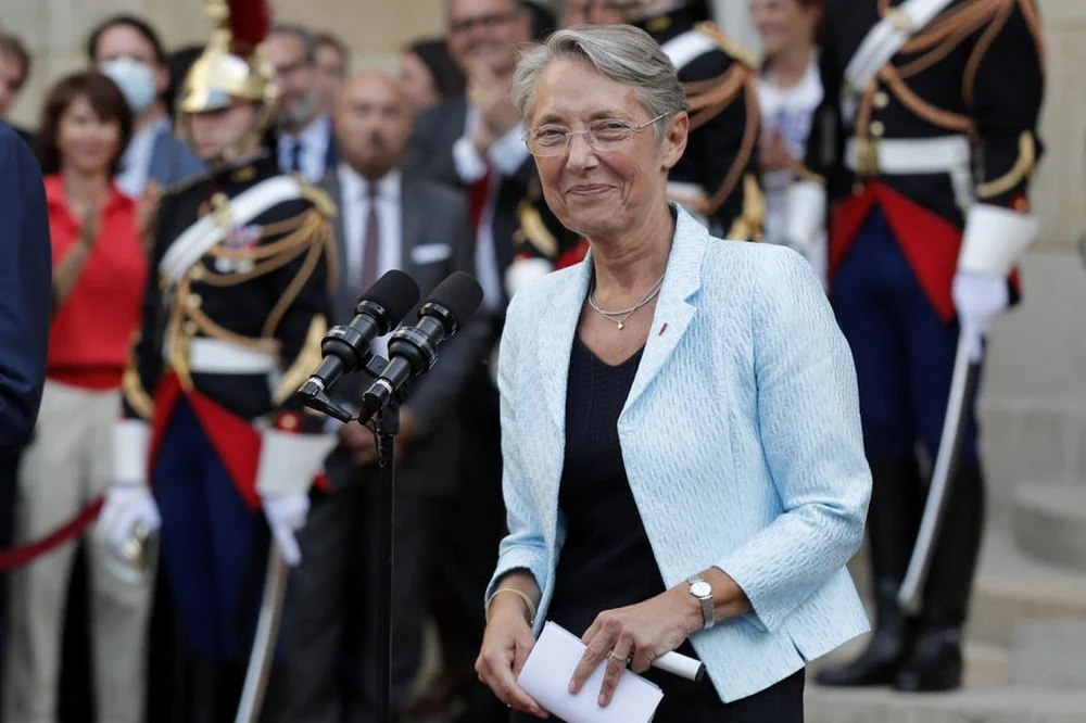 Primul ministru al Franței a demisionat. Reacția lui Emmanuel Macron