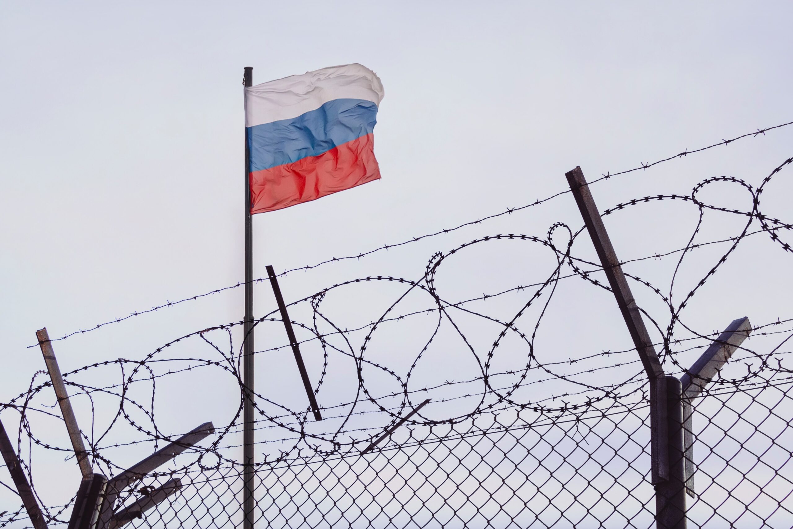 Cum a furnizat Occidentul aproape jumătate din componentele folosite de Rusia pentru a bombarda Ucraina