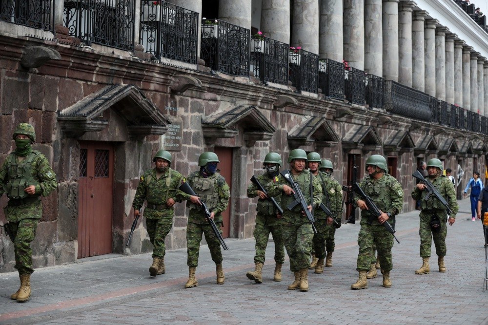 Ecuadorul ia măsuri drastice în închisori pentru a restabili ordinea după criza ostaticilor – FOTO/VIDEO
